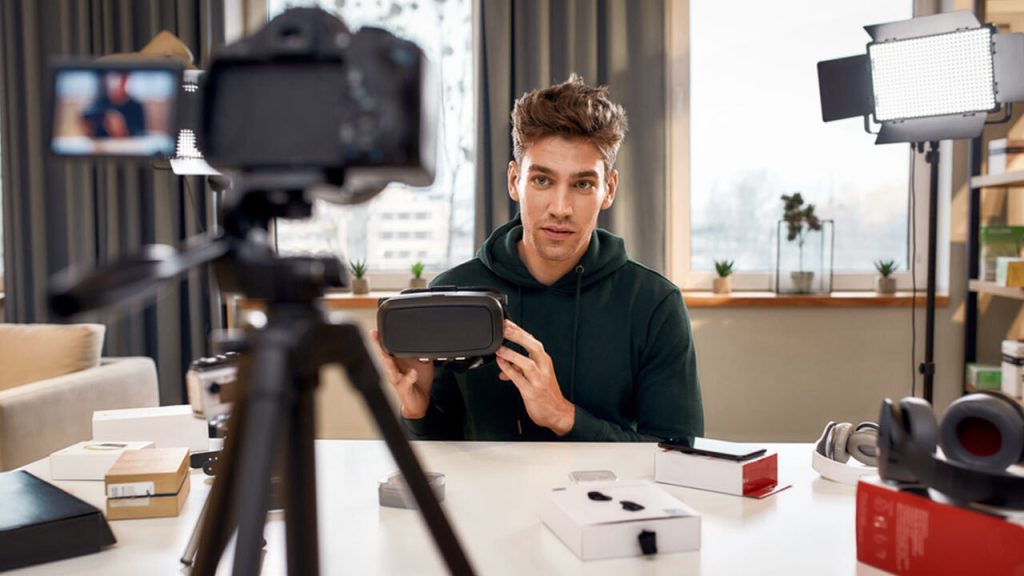 Influencer Advertising: How Manufacturers Construct Unique Connections