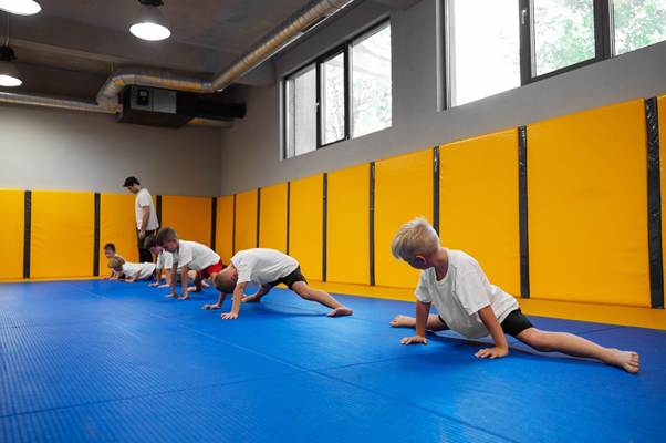 How Gym Categories Adapt Lesson Plans for Sensory Processing